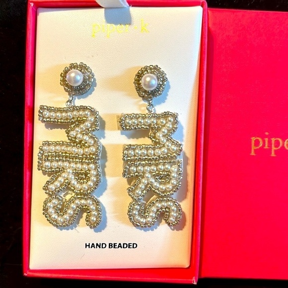 NWT Women’s Piper k Hand Beaded Mrs Dangle Earrings - Picture 2 of 4